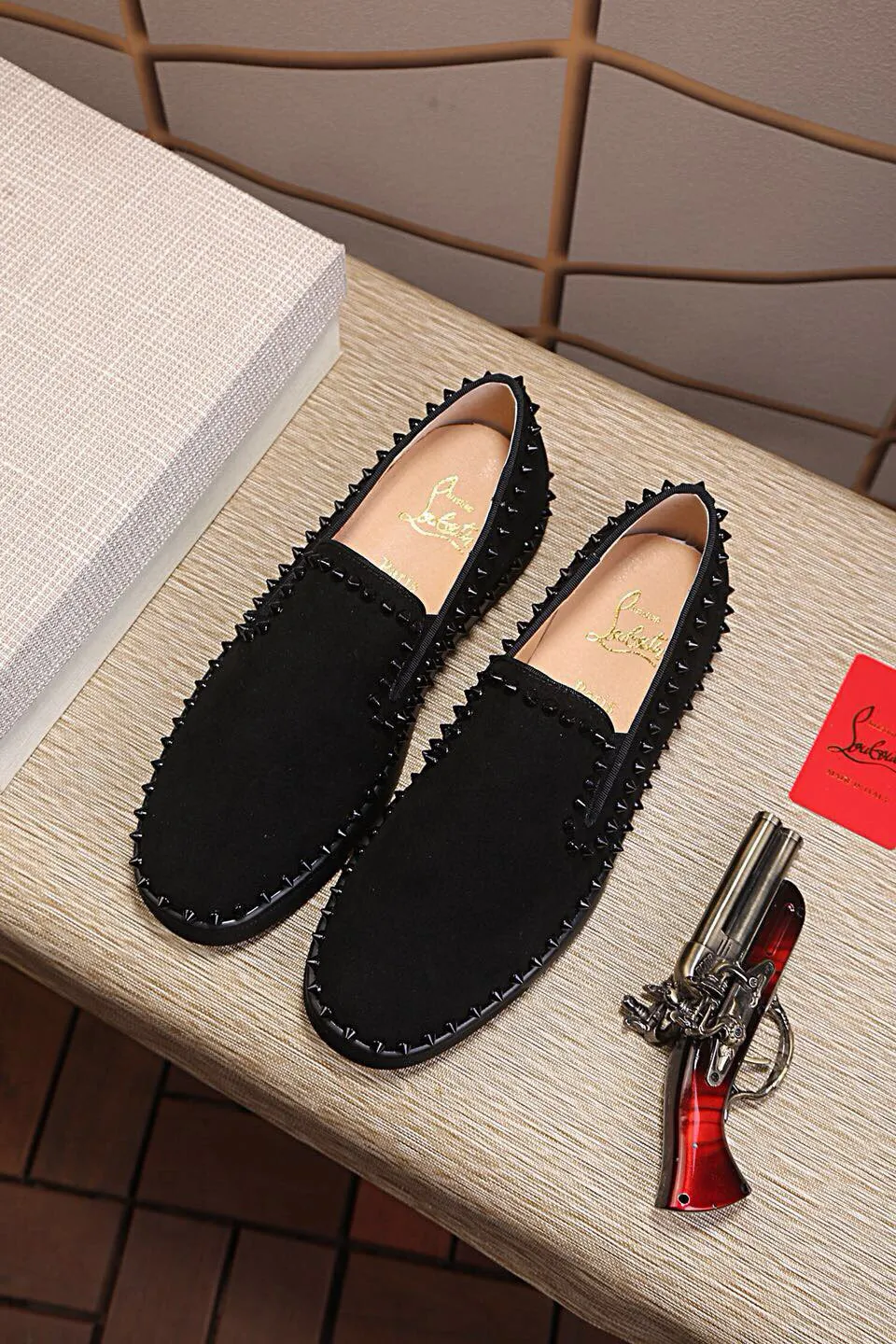 Men's shoes 💰: 438💰christian louboutin (CL red sole shoes) counter hot diamond series, casual sneakers for couples 📢 📢 📢 Exclusive hot style release🎈🎈💪Movable latex feet👻Finished outsole line [Proud]😝Female 35-40# Male 38#-46, global supply😝 [Top version]: Original imported cowhide frosted upper, top original leather lining, original molded TPU outsole, original 1:1 detail processing, original shoe last.